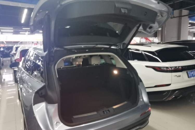 Used Lincoln Corsair 2023 2.0T Two-Wheel-Drive Luxury Edition Trunk