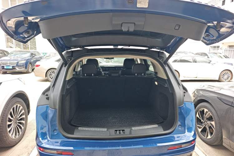 Used Lincoln Corsair 2023 2.0T Four-Wheel Drive Luxury Edition Trunk