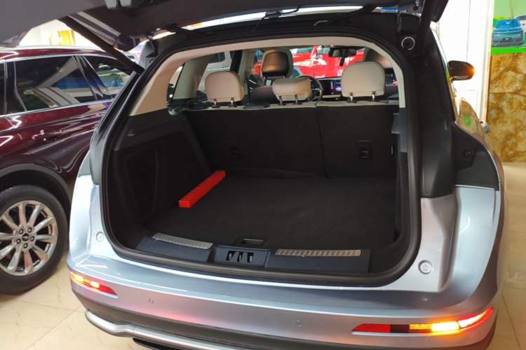 Used Lincoln Corsair 2023 2.0T Two-Wheel Drive Luxury Edition Trunk