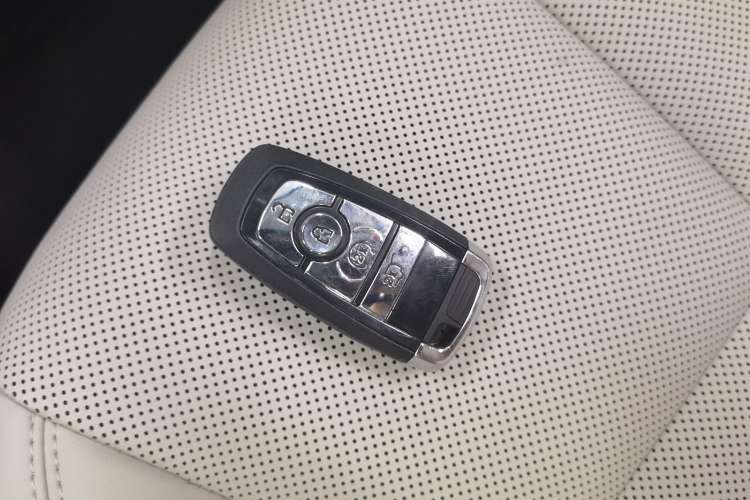 Used Lincoln Corsair 2023 2.0T Two-Wheel Drive Luxury Edition Vehicle Key