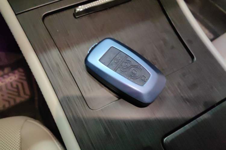 Used Lincoln Corsair 2023 2.0T Two-Wheel Drive Luxury Edition Vehicle Key