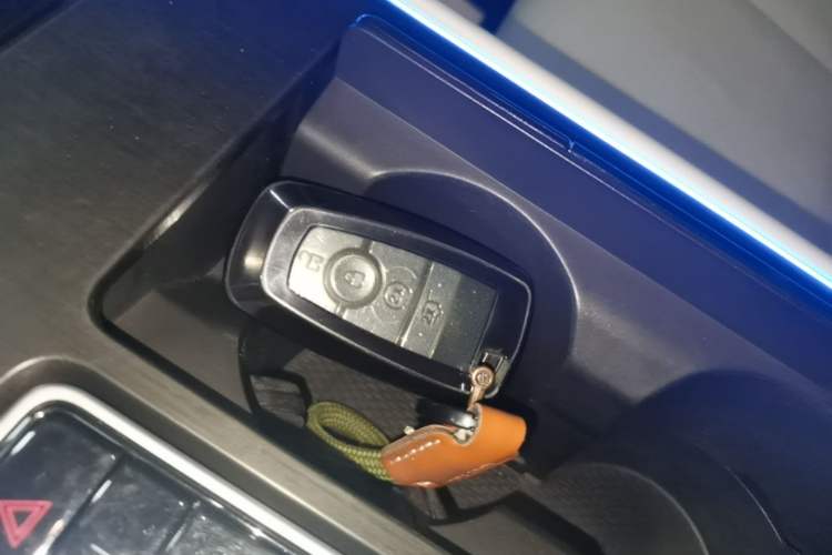 Used Lincoln Corsair 2023 2.0T Two-Wheel-Drive Luxury Edition Vehicle Key