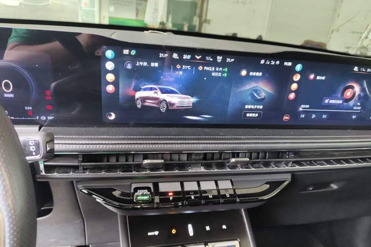 Used Lincoln Corsair 2023 2.0T Two-Wheel-Drive Luxury Edition Audio And AC Panel