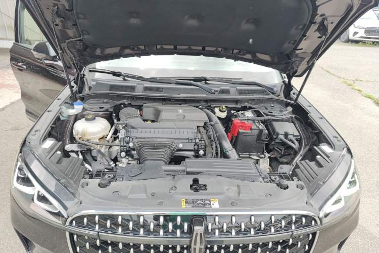Used Lincoln Corsair 2023 2.0T Two-Wheel-Drive Luxury Edition Engine Bay
