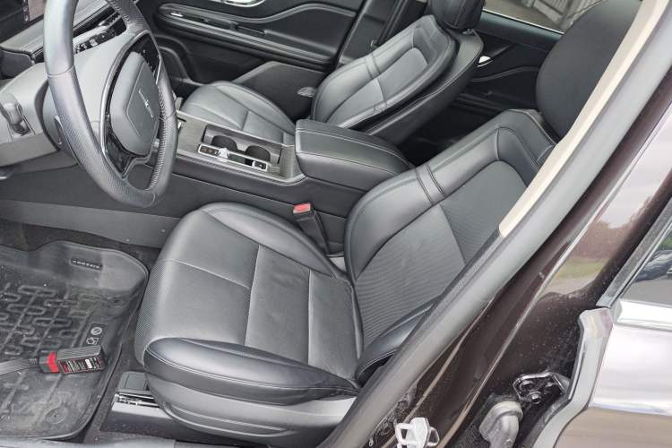 Used Lincoln Corsair 2023 2.0T Two-Wheel-Drive Luxury Edition Left Front Seat