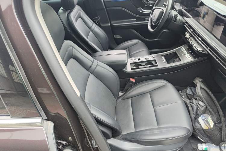 Used Lincoln Corsair 2023 2.0T Two-Wheel-Drive Luxury Edition Right Front Seat