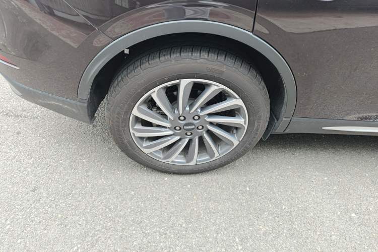 Used Lincoln Corsair 2023 2.0T Two-Wheel-Drive Luxury Edition Right Rear Wheel Hub