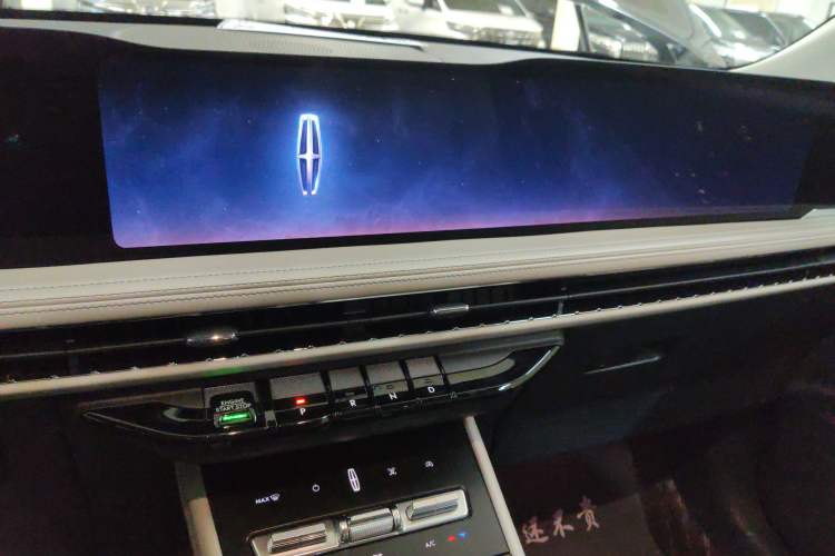 Used Lincoln Corsair 2023 2.0T Two-Wheel Drive Luxury Edition Audio And AC Panel