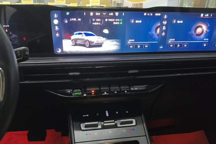 Used Lincoln Corsair 2023 2.0T Two-Wheel Drive Luxury Edition Audio And AC Panel