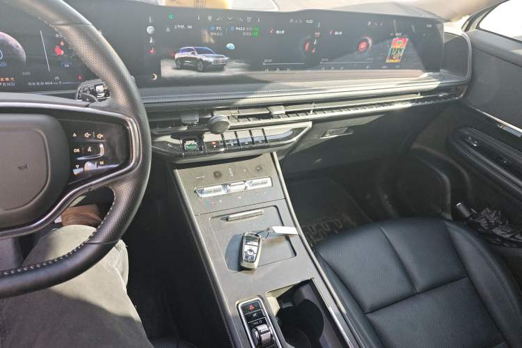 Used Lincoln Corsair 2023 2.0T Two-Wheel Drive Luxury Edition Audio And AC Panel