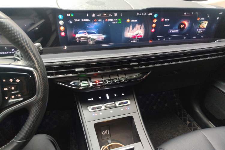 Used Lincoln Corsair 2023 2.0T Two-Wheel Drive Luxury Edition Audio And AC Panel