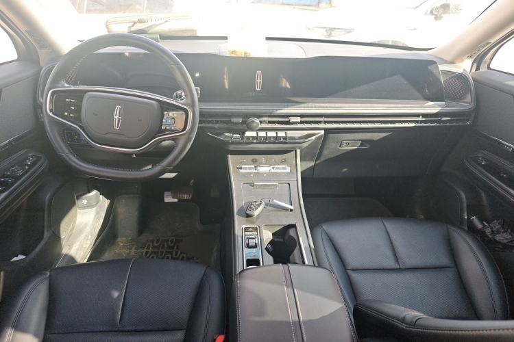 Used Lincoln Corsair 2023 2.0T Two-Wheel Drive Luxury Edition Center Console