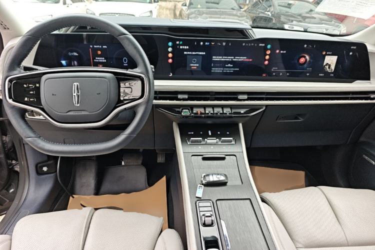 Used Lincoln Corsair 2023 2.0T All-Wheel-Drive Prestige Version Center Console