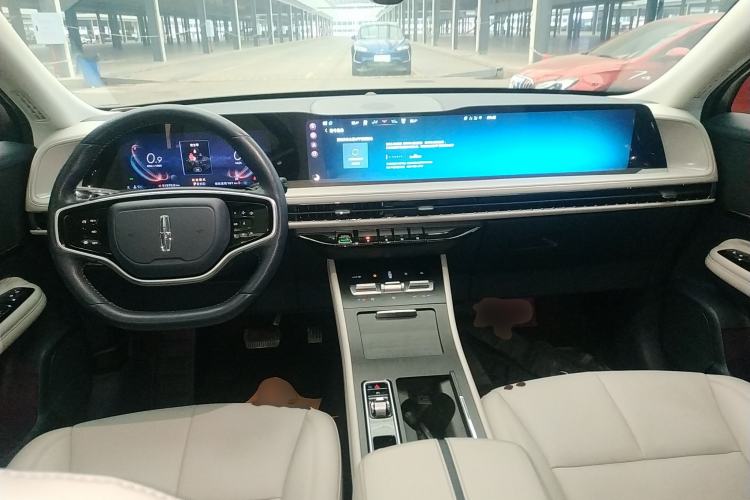 Used Lincoln Corsair 2023 2.0T Two-Wheel Drive Luxury Edition Center Console