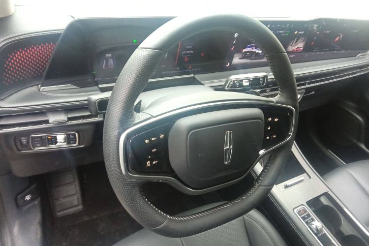 Used Lincoln Corsair 2023 2.0T Two-Wheel-Drive Luxury Edition Center Console