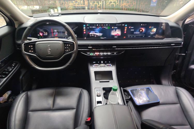 Used Lincoln Corsair 2023 2.0T Two-Wheel Drive Luxury Edition Center Console