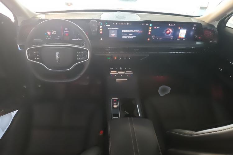Used Lincoln Corsair 2023 2.0T Two-Wheel Drive Luxury Edition Center Console
