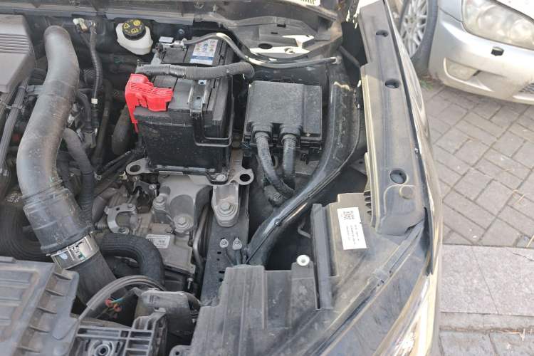 Used Lincoln Corsair 2023 2.0T Two-Wheel Drive Luxury Edition Engine Bay Left