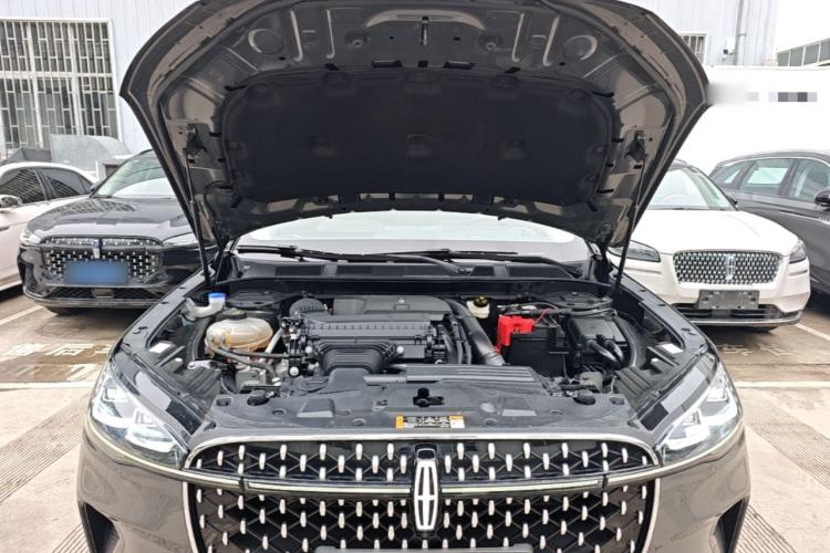 Used Lincoln Corsair 2023 2.0T All-Wheel-Drive Prestige Version Engine Bay