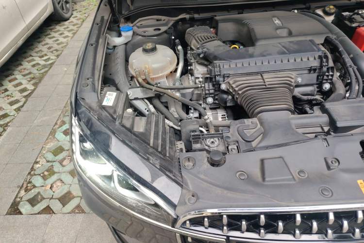 Used Lincoln Corsair 2023 2.0T Two-Wheel Drive Luxury Edition Engine Bay Right