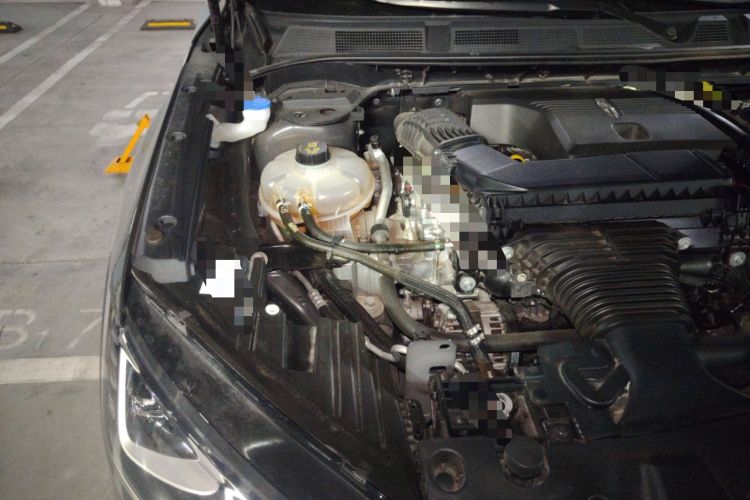 Used Lincoln Corsair 2023 2.0T Two-Wheel-Drive Luxury Edition Engine Bay Right