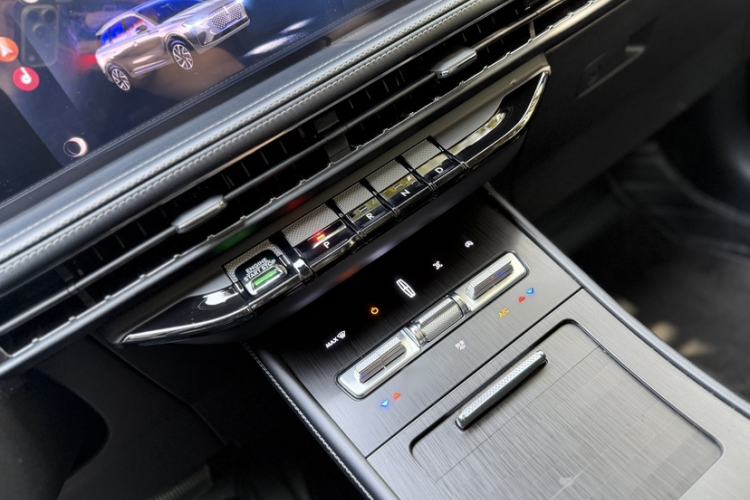 Used Lincoln Corsair 2023 2.0T Two-Wheel Drive Luxury Edition Interior 2