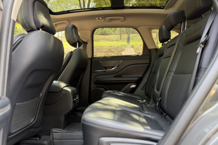 Used Lincoln Corsair 2023 2.0T Two-Wheel Drive Luxury Edition Interior 3