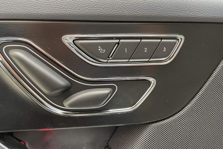 Used Lincoln Corsair 2023 2.0T Two-Wheel Drive Luxury Edition Interior 3