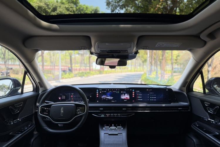 Used Lincoln Corsair 2023 2.0T Two-Wheel Drive Luxury Edition Interior 4
