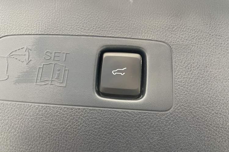 Used Lincoln Corsair 2023 2.0T Two-Wheel Drive Luxury Edition Interior 7