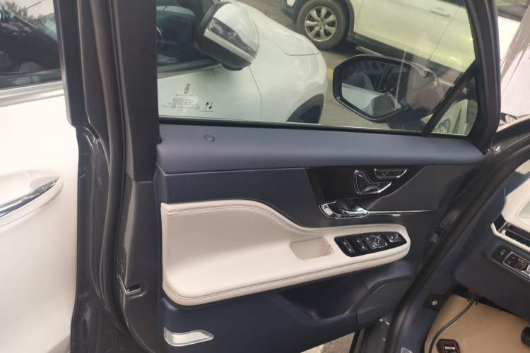 Used Lincoln Corsair 2023 2.0T Two-Wheel Drive Luxury Edition Left Front Door Interior