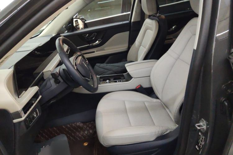 Used Lincoln Corsair 2023 2.0T Two-Wheel Drive Luxury Edition Left Front Seat