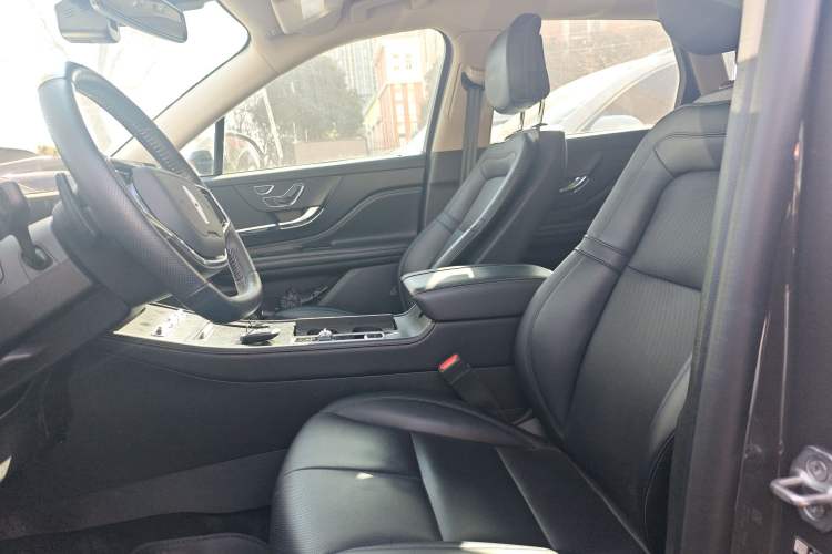 Used Lincoln Corsair 2023 2.0T Two-Wheel Drive Luxury Edition Left Front Seat