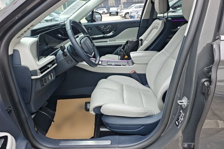 Used Lincoln Corsair 2023 2.0T All-Wheel-Drive Prestige Version Left Front Seat