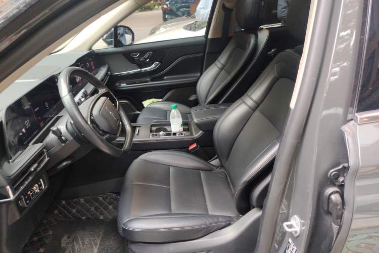 Used Lincoln Corsair 2023 2.0T Two-Wheel Drive Luxury Edition Left Front Seat