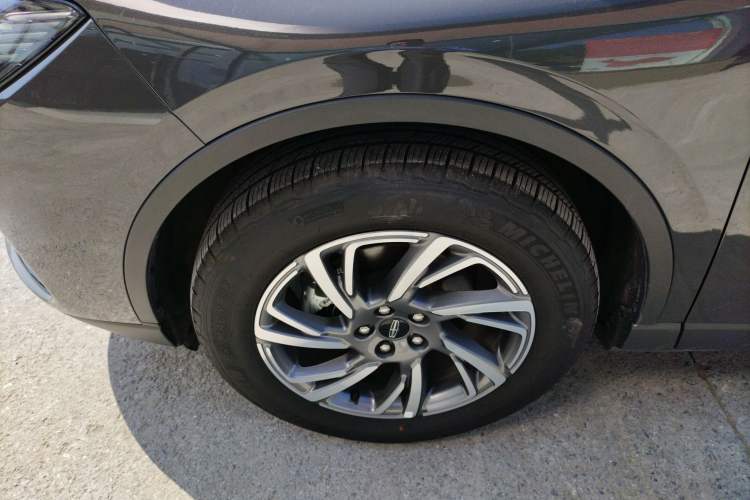 Used Lincoln Corsair 2023 2.0T Two-Wheel Drive Luxury Edition Left Front Wheel Hub