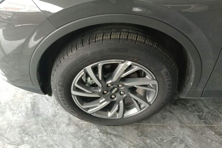 Used Lincoln Corsair 2023 2.0T Two-Wheel Drive Luxury Edition Left Front Wheel Hub