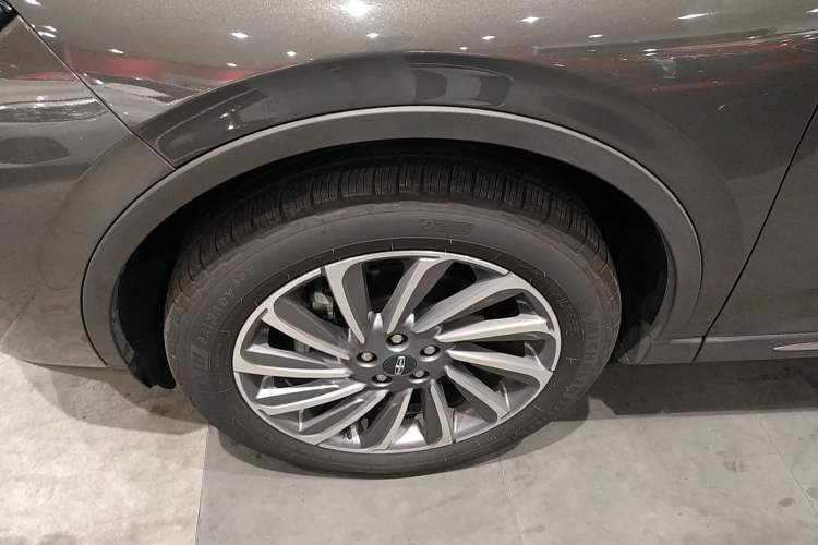 Used Lincoln Corsair 2023 2.0T Two-Wheel-Drive Luxury Edition Left Front Wheel Hub