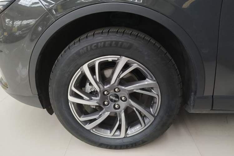 Used Lincoln Corsair 2023 2.0T Two-Wheel Drive Luxury Edition Left Front Wheel Hub