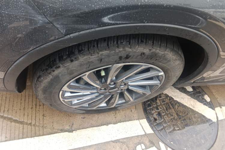 Used Lincoln Corsair 2023 2.0T Two-Wheel-Drive Luxury Edition Left Front Wheel Hub