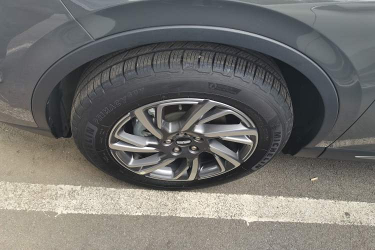 Used Lincoln Corsair 2023 2.0T Two-Wheel Drive Luxury Edition Left Front Wheel Hub