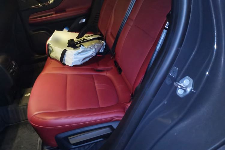 Used Lincoln Corsair 2023 2.0T All-Wheel-Drive Prestige Version Left Rear Seat