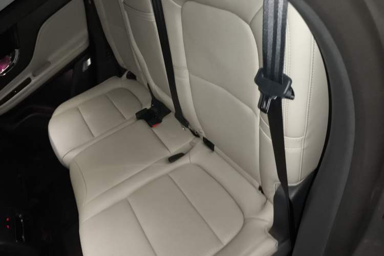 Used Lincoln Corsair 2023 2.0T All-Wheel-Drive Prestige Version Left Rear Seat