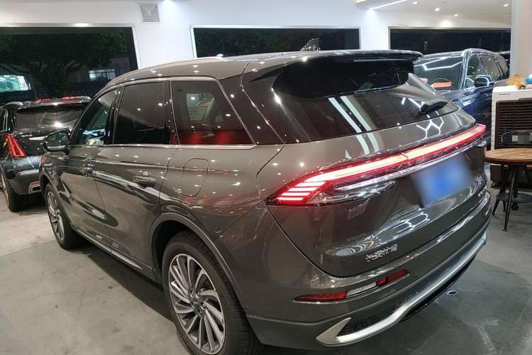 Used Lincoln Corsair 2023 2.0T Two-Wheel-Drive Luxury Edition Left Side