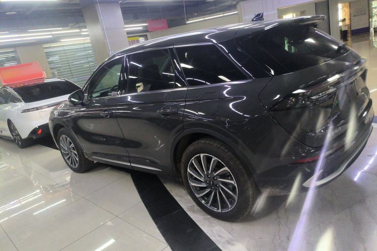 Used Lincoln Corsair 2023 2.0T Two-Wheel-Drive Luxury Edition Left Side