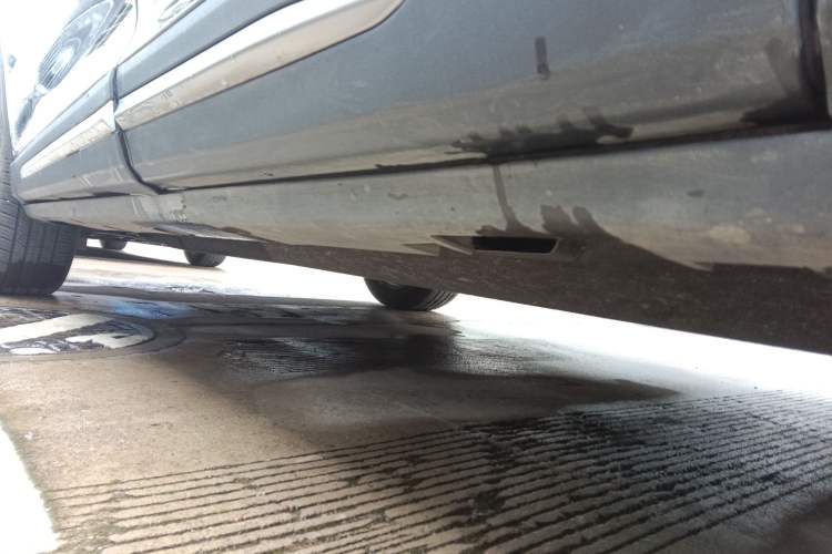 Used Lincoln Corsair 2023 2.0T Two-Wheel-Drive Luxury Edition Left Side Sill