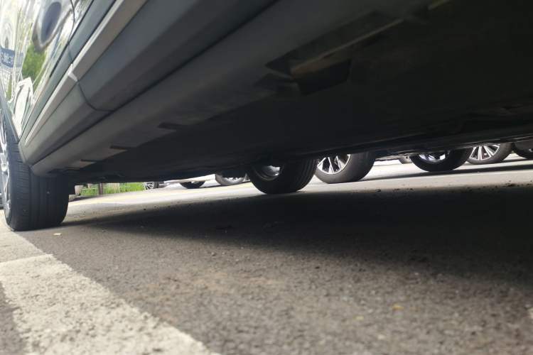 Used Lincoln Corsair 2023 2.0T Two-Wheel Drive Luxury Edition Left Side Sill