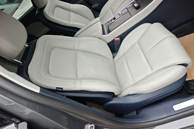 Used Lincoln Corsair 2023 2.0T All-Wheel-Drive Prestige Version Right Front Seat