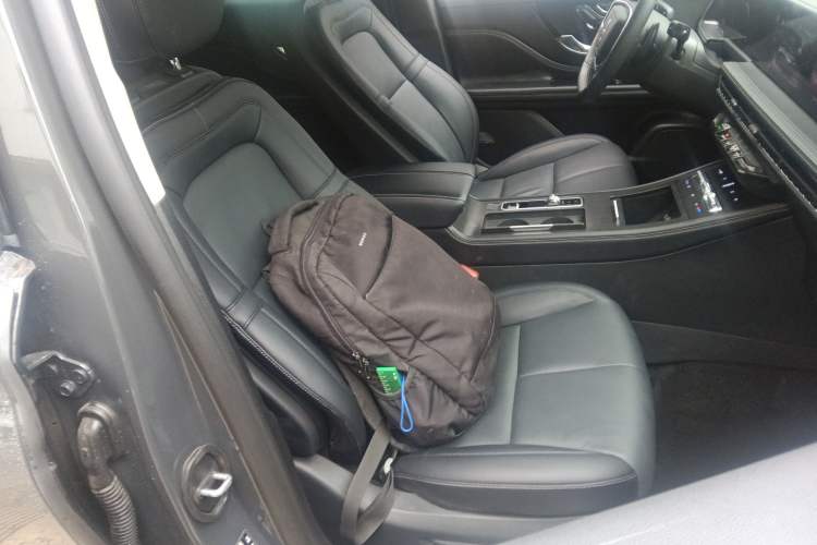 Used Lincoln Corsair 2023 2.0T Two-Wheel-Drive Luxury Edition Right Front Seat