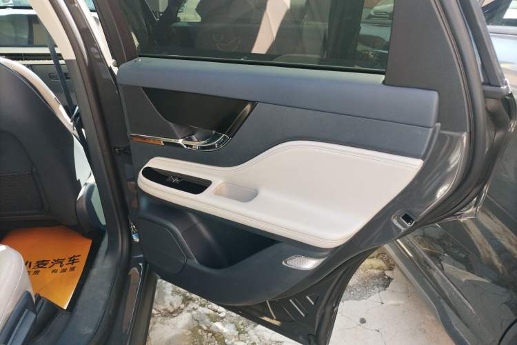 Used Lincoln Corsair 2023 2.0T Two-Wheel Drive Luxury Edition Right Rear Door Interior